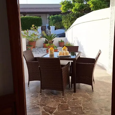 בית נופש Lorena A Mancaversa *