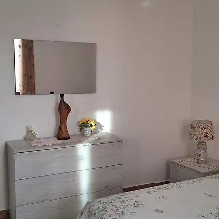 Holiday home Lorena A Mancaversa