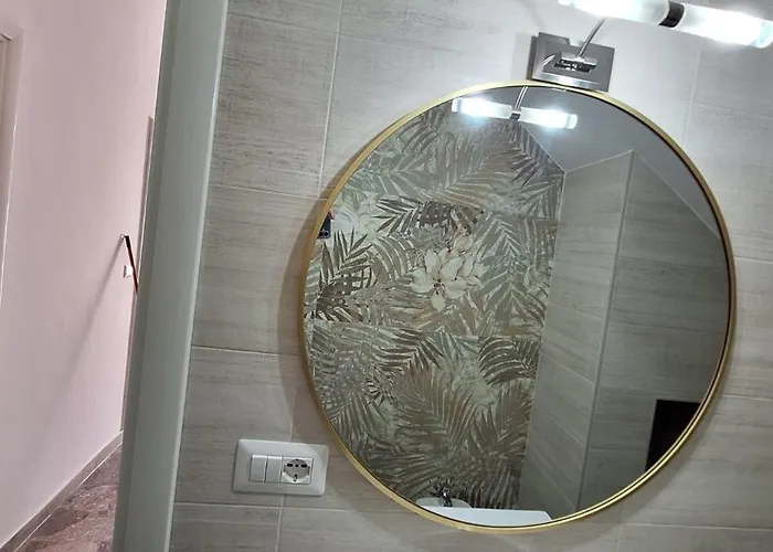 Lorena A Mancaversa *